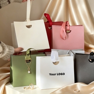 Bolsa de Regalo Pequeña de Papel Mate Premium con Logotipo Personalizado, Asa de Cinta de Satén, Empaque de Lujo para Perfumes, Belleza, Spa, Salón, Marca - Product Image 4