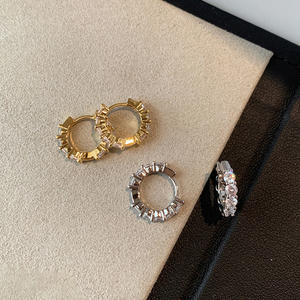 Pendientes de Aro con Diamantes Loro Piana de 13 mm, Chapados en Oro Blanco, Corte Brillante Redondo, Diamantes Naturales, Unisex, Uso Diario, Estilo Clásico - Product Image 6