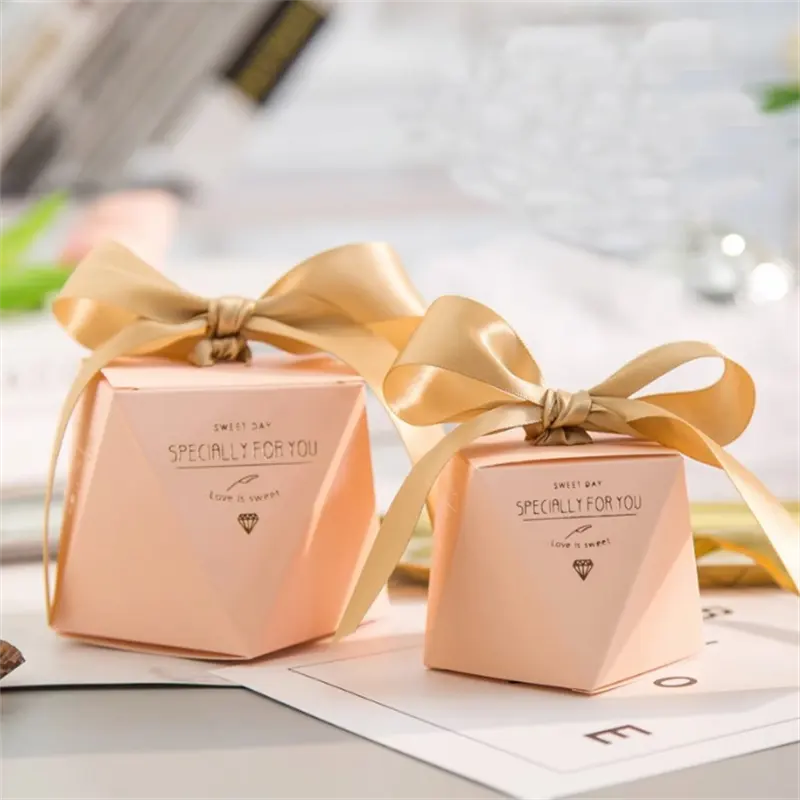Caja de embalaje de boda creativa Estampado en caliente Caja de embalaje de pastel de alta calidad Caja de papel de caramelo