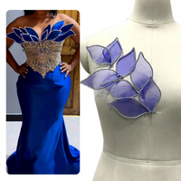 Applique en strass 3D argentée en forme de feuilles et de pétales de fleurs, personnalisable en différentes grandes tailles, pour la confection de robes DIY