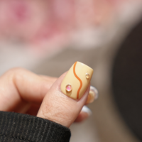 Ongles artificiels réutilisables à presser, courts et carrés, motif dessin animé mignon, graffiti, grille boule de charbon, étoile et strass