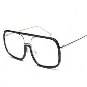 Lunettes de soleil carrées UV400 tendance 2019 pour hommes et femmes, style étoile, monture transparente, monobloc - Product Image 3