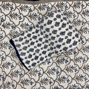 Couette 100% en coton biologique 100% Couette en coton biologique fabriquée en Inde Produit doux et confortable - Product Image 1