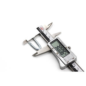 Clous galvanisés en forme de U/<span class=keywords><strong>agrafe</strong></span> de clôture pour <span class=keywords><strong>poteau</strong></span> en bois Clôture électrique Fil de fer barbelé Clôture galvanisée électro galvanisée/plongée à chaud - Product Image 5