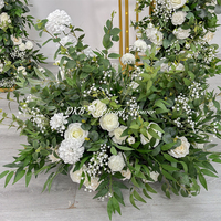 Desain Baru Gapura Bunga Segar Putih dan Hijau dengan Hiasan Hydrangea, Mawar, dan Dedaunan, Sempurna untuk Dekorasi Latar Belakang Pernikahan