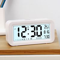 LED-Wanduhren Modernes Design Digitaler Spiegel FM-Radio Musik-Alarm Doppelalarm-Einstellung USB-Betrieben Hintergrundbeleuchtung Büro Outdoor Wohnbereich