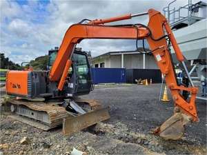 Excavatrice sur chenilles d'occasion Hitachi ZX70 de marque japonaise, 7 tonnes, avec moteur, garantie 1 an, pour travaux de terrassement - Product Image 5