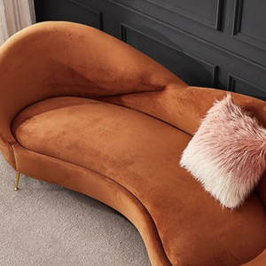 رائج البيع صالون تجميل الملابس متجر غرفة المعيشة ، أريكة فاخرة حديثة منحنية مع الساق الذهبية - Product Image 3