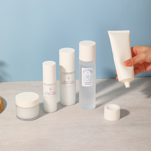 Bouteille en plastique <span class=keywords><strong>pour</strong></span> <span class=keywords><strong>le</strong></span> <span class=keywords><strong>visage</strong></span>, coffret de luxe, élégant, <span class=keywords><strong>pour</strong></span> lotions, produits cosmétiques, <span class=keywords><strong>pour</strong></span> <span class=keywords><strong>le</strong></span> <span class=keywords><strong>visage</strong></span>, existe en blanc, 1 pièce - Product Image 1