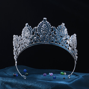 LUOXIN Tiara <span class=keywords><strong>de</strong></span> Princesa <span class=keywords><strong>de</strong></span> Lujo Retro Europea y Americana, Corona <span class=keywords><strong>de</strong></span> Novia con Circonitas para Concurso <span class=keywords><strong>de</strong></span> Belleza para Mujeres - Product Image 3