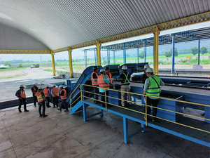 Ligne de tri et de broyage <span class=keywords><strong>automatique</strong></span> des déchets solides municipaux certifiée CE, usine de recyclage des déchets solides municipaux pour le traitement des déchets solides urbains - Product Image 2