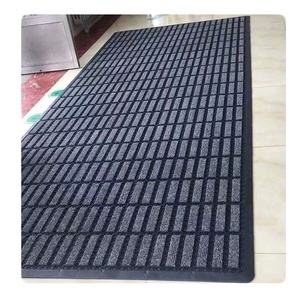 Tapete de Goma para Puerta Exterior con Revestimiento de Plástico y Accesorios de Bordeado - Product Image 3