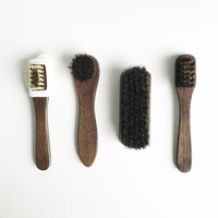 Petite brosse à chaussures en bois naturel avec poils de cheval pour le nettoyage des chaussures
