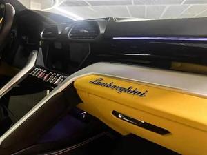 Urus 2018 de Segunda Mano, 4.0L Twin Turbo V8, 5 Plazas, SUV Mediano-Grande 4x4, Euro V, Gasolina, Volante a la Izquierda, Automático de 8 Velocidades, 305 km/h - Product Image 4