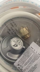Surface lisse connecter réservoir <span class=keywords><strong>de</strong></span> GPL bouteille <span class=keywords><strong>de</strong></span> <span class=keywords><strong>gaz</strong></span> 6mm tuyau PVC avec double collier <span class=keywords><strong>de</strong></span> serrage - Product Image 3