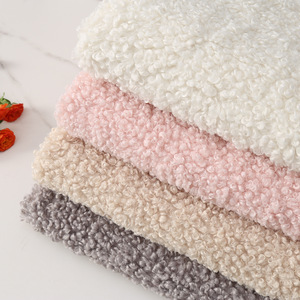 900g Shepherd Roll Toy 100% Polyester Respirant Trame Tricoté Tissu Teint Uni Grand Teddy pour Usage Domestique des Femmes - Product Image 1
