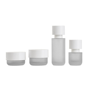 Ensemble de flacons cosmétiques en verre givré de qualité supérieure, pot à crème de 30 g et 50 g, flacon pompe pour lotion de 30 ml et 100 ml, emballage pour soins de la peau - Product Image 5