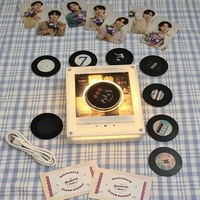 Imán de nevera musical con inducción NFC de BTS al por mayor, luz nocturna magnética de acrílico giratoria y luminosa recargable, personalizada para fans de Kpop