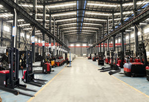 500 किलो 700 किलो 1000 किलो 2.0 टन सेमी इलेक्ट्रिक सेल्फ लोड लिफ्टिंग पैलेट स्टेकर फोर्कलिफ्ट स्टैंडिंग स्टाइल सेमी इलेक्ट्रिक स्टेकर - Product Image 4