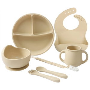 Ensemble de vaisselle pour bébé en silicone de qualité alimentaire personnalisé, assiette et bol à ventouse pour tout-petits, bavoirs, kit d'alimentation, vaisselle pour enfants, emballé dans une boîte - Product Image 3