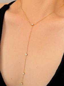 قلادة Clioro العصرية للبيع بالجملة من الفولاذ المقاوم للصدأ قلادة لامعة بسيطة من الزركون على شكل حرف Y للنساء - Product Image 4