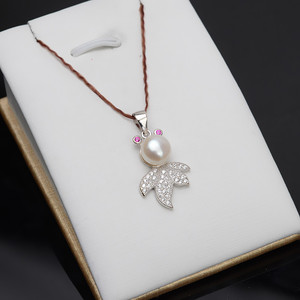 Pendentif en argent S925 avec petite perle simple de 8-9 mm, poisson rouge doré, accessoires de bijoux DIY, plateau semi-fini, 602 pendentifs et breloques en perles - Product Image 1