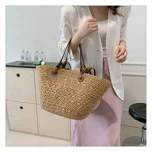 Bolso de Hombro de Paja a Rayas de Verano, Gran Capacidad, Casual, para Mujer, Bolso Tote de Mimbre Tejido para la Playa - Product Image 3