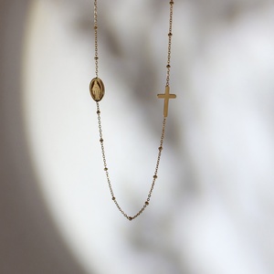 Collares de Moda con Cruz de María Chapados en Oro, Collar Religioso de Acero Inoxidable con Cuentas - Product Image 2