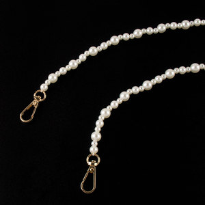 Cordon de téléphone personnalisable en perles avec chaîne, pour <span class=keywords><strong>coque</strong></span> <span class=keywords><strong>iPhone</strong></span> 15/16/17, anti-perte, design tendance à porter en bandoulière, installation facile - Product Image 4