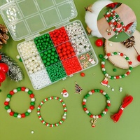 Kit de fabrication de bijoux de Noël DIY, ensemble de perles rouges et vertes avec breloques de Noël et boîte à cordon pour bracelet, collier, cadeaux artisanaux