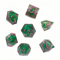 Ensemble de dés Feeron Liquid Core Dragon Eye D&D - 7 pièces en résine polyédrique durable, comprend un gobelet à dés et une boîte, cadeau sur le thème de Noël
