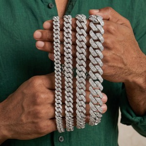 Cadena Cubana de Diamantes Moissanite de Buena Calidad, Joyería Duradera para Bodas, Fiestas, Aniversarios y Regalos, Disponible al Mejor Precio - Product Image 1