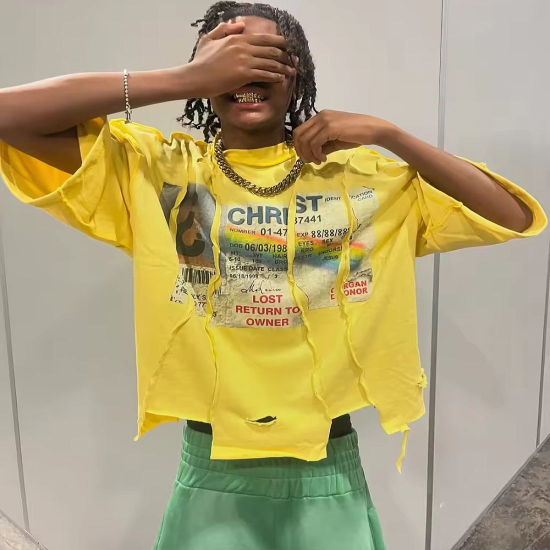 สีเหลือง