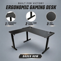 Bureau de jeu ergonomique en forme de L avec éclairage RGB, design moderne, plateau en MDF, pieds en tube d'acier, porte-gobelet et crochet pour casque