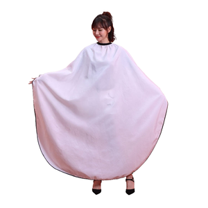 Cape de coiffure professionnelle en polyester résistante à l'eau pour salon de coiffure et toilettage - Product Image 1