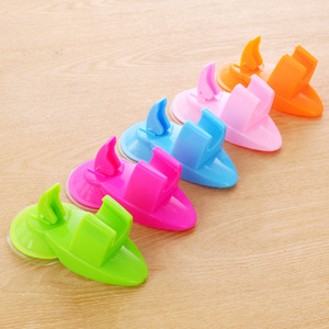 Suction Cup Shower Head Holder Plastic Modern Design Easy Installation For Bathroom Use - Product Image 1
