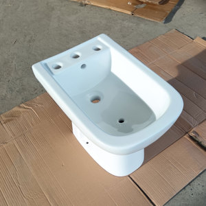 Conjunto de Inodoro y Bidé de Cerámica con 3 Orificios para Baño, Argentina - Product Image 4