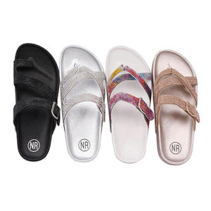 2022 새로운 제품 슬리퍼 다이아몬드 장식 슬리퍼 브랜드 도매 사용자 정의 색상 로고 디자이너 슬리퍼 - Product Image 5