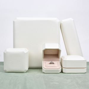 <span class=keywords><strong>2025</strong></span> sang trọng PU Quà tặng hộp đồ trang sức bao bì vòng đeo tay vòng cổ bông tai vòng hộp tùy chỉnh LED hộp đồ trang sức - Product Image 3