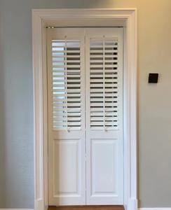 Usine d'origine <span class=keywords><strong>de</strong></span> Chine Prix le moins <span class=keywords><strong>cher</strong></span> Volets <span class=keywords><strong>de</strong></span> plantation <span class=keywords><strong>en</strong></span> <span class=keywords><strong>bois</strong></span> divers <span class=keywords><strong>de</strong></span> haute qualité pour la maison - Product Image 1