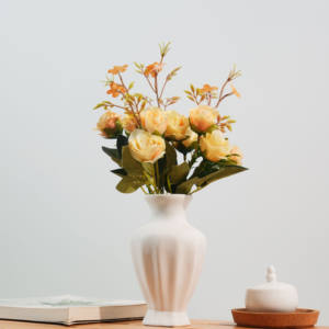 Rosas artificiales de simulación, rosas elegantes de varias cabezas, decoración de centro de mesa - Product Image 1