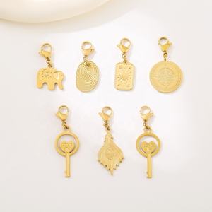 היפ הופ פאנק זהב מתכת מצופה זהב, פיל, טביעת אצבע, מפתח בעיצוב תליון קליפות לובסטר. קסמי מותאם אישית - Product Image 1