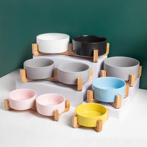 Bol en céramique pour animaux de compagnie avec cadre en bois intégré antidérapant anti-chocs motif solide écologique étanche IPX5 pour chiens - Product Image 3