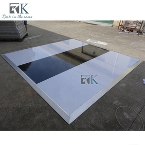Pista de Baile Móvil Blanca y Negra con Estuche de Transporte, Plataforma de Alto Brillo - Product Image 3