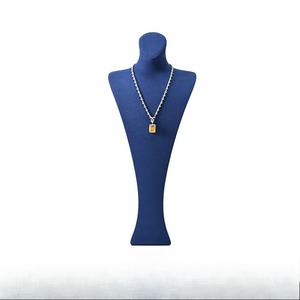 ชั้นวางโชว์สร้อยคอแบบใหม่สำหรับสินค้าใหม่ ทำจากไมโครไฟเบอร์ เหมาะสำหรับร้านขายเครื่องประดับ ใช้โชว์หน้าร้านหรือบนเคาน์เตอร์ - Product Image 6