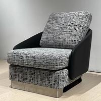Fauteuil d'appoint italien haut de gamme en tweed contrastant et cuir, base en acier inoxydable brossé, canapé individuel pour hôtel, villa et réception