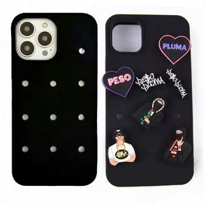 VENTAS CALIENTES Peso pluma a prueba de golpes funda de silicona de moda para iPhone 15 14 13 12 11 pro Max funda de teléfono poner Clog charm in