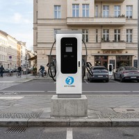 Chargeur rapide DC 180 kW pour flotte de véhicules, solutions de charge pour bus avec double pistolet et puissance dynamique