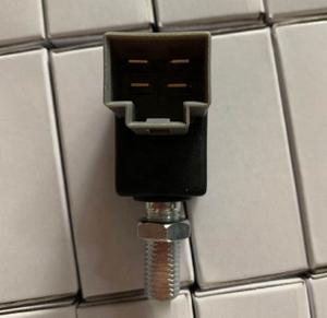 Nouvel interrupteur de feux stop à 4 broches 93810-3K000 pour Santa Fe-XIN SANDE - Product Image 3
