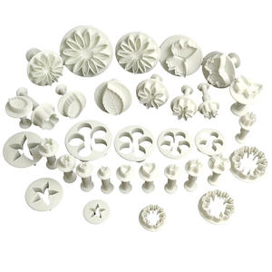 Fournitures d'usine 33 pièces ensemble outils de cuisson Fondant plastique forme de ressort <span class=keywords><strong>emporte</strong></span>-pièces outils de pâtisserie de cuisson - Product Image 4